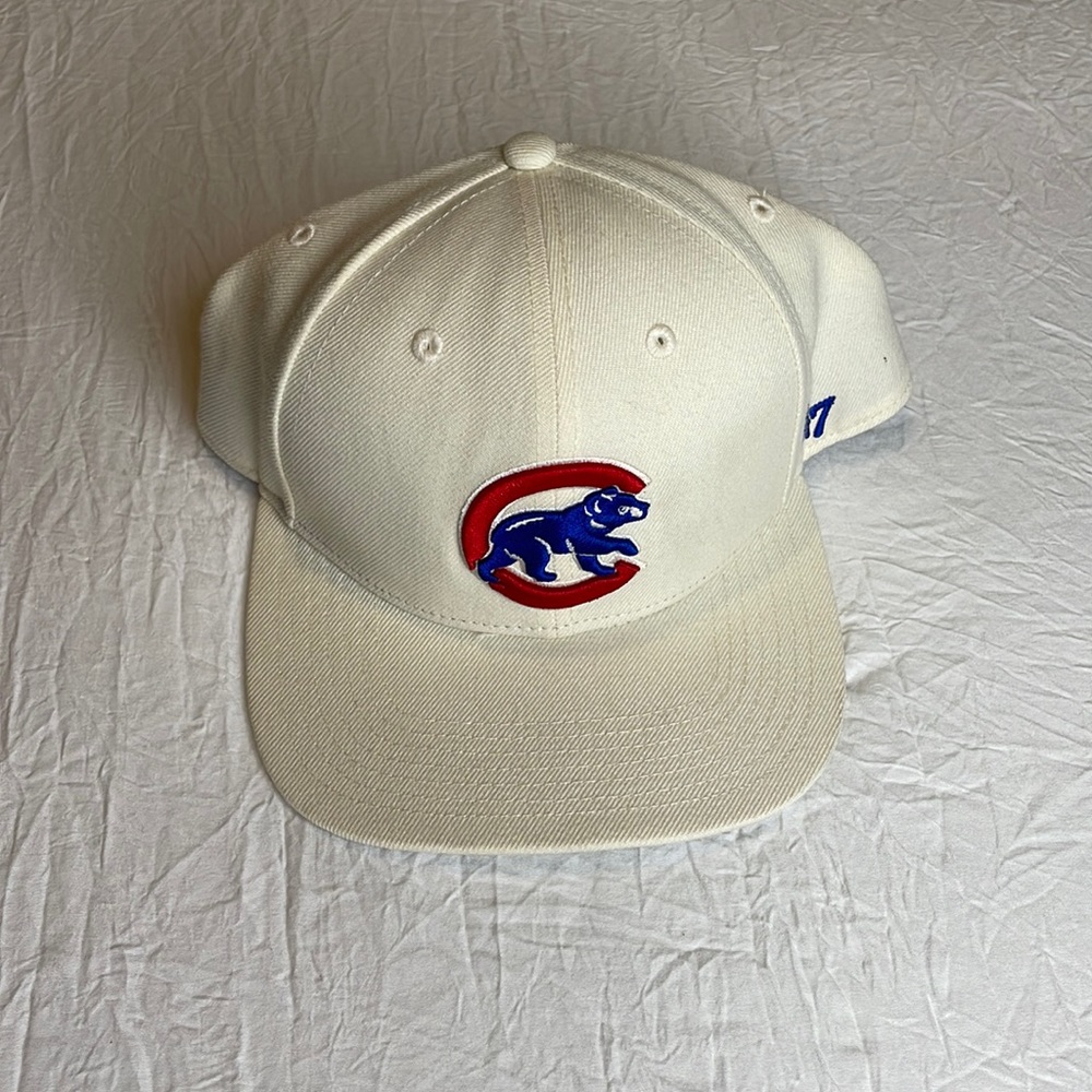 Chicago cubs cream hat